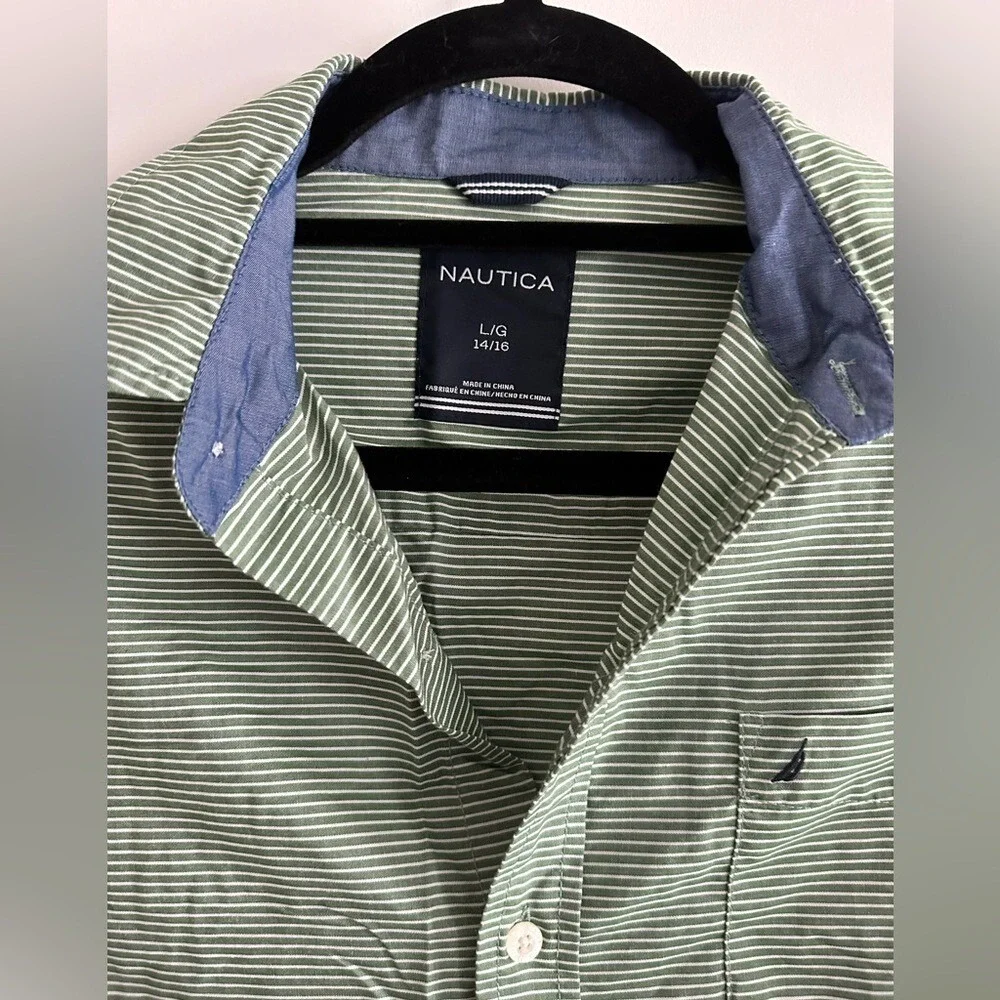 Boys size L 14/16 Nautica  long sleeve collared button‎ up shirt EUC!